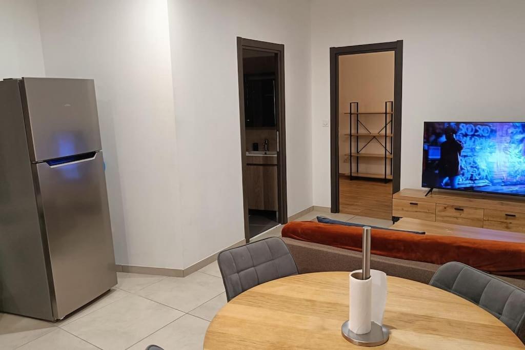 Appartement Confort Equipe Au Coeur De Безье Экстерьер фото